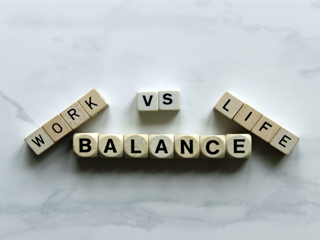 Work life ответы. Balance надпись. Balancer надпись. Фото с надписью Balance. Баланс картинка надпись.
